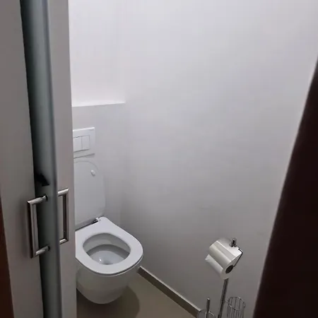 Hotel Hylli Drites Troshan